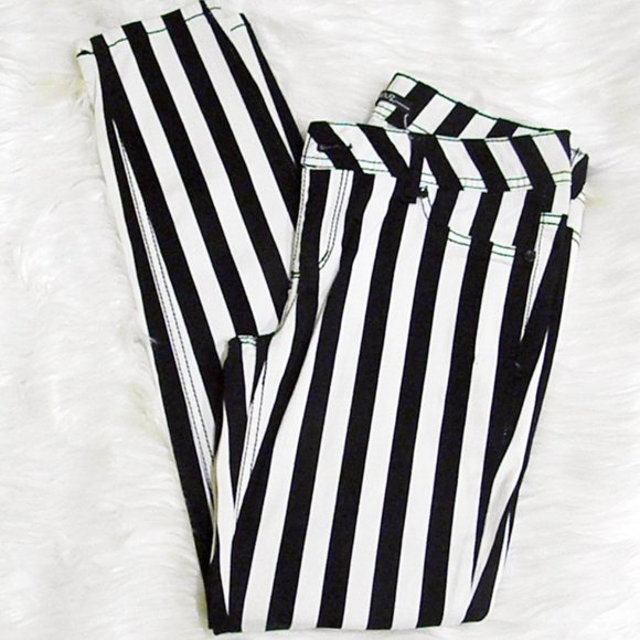 Almost Famous black and white  striped skinny Jeans - Picture 2 of 9